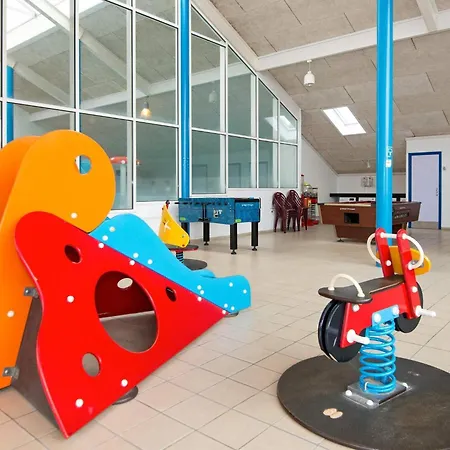 6 Person On A In * Hemmet